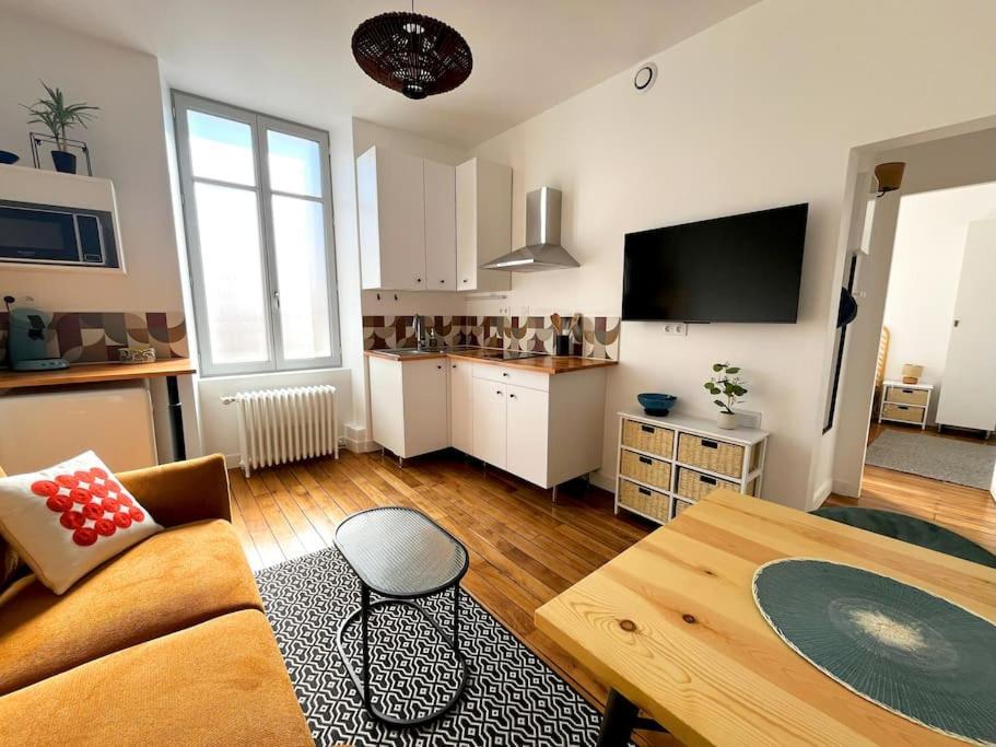 Le Diptik - T2 Hyper Centre - Proche Gare - Fibre - Netflix Apartment Châteauroux Exterior photo